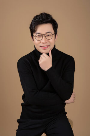 headshot of Xiaofeng Wu